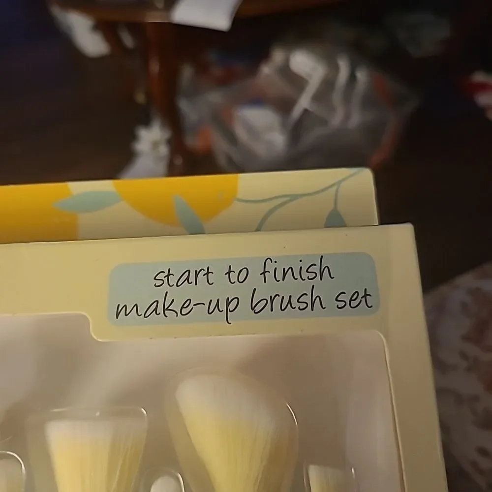 Precision Beauty Makeup Brush Set and Drying Rack
